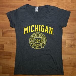 University of Michigan Gildan V-Neck T-shirt Women's Medium